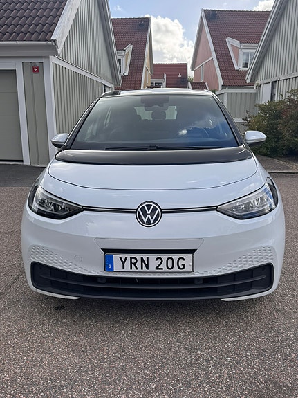 Volkswagen ID.3 2 of 12