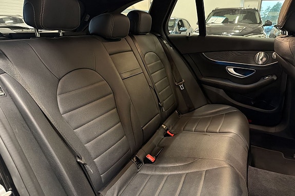 Mercedes-Benz C350 22 of 24