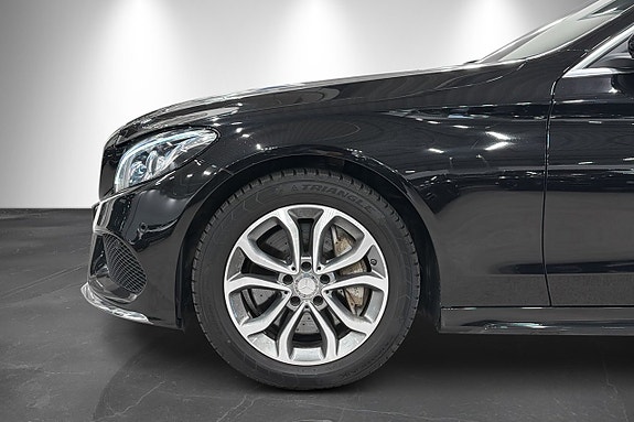 Mercedes-Benz C350 2 of 24