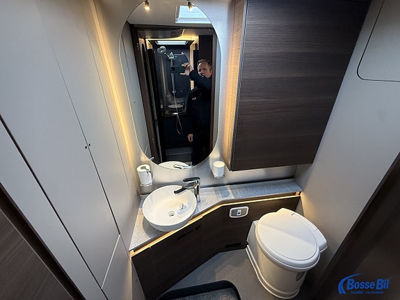 Adria SUPERSONIC 890 LL * Hydr. stödben * AC * Skinn * 19 of 21