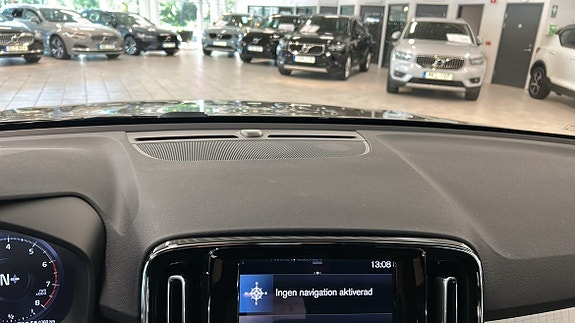 Volvo XC40 16 of 16