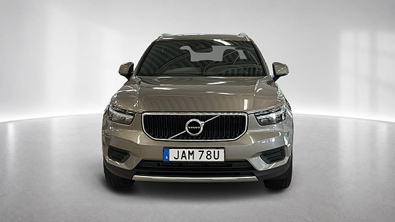 Volvo XC40 9 of 16