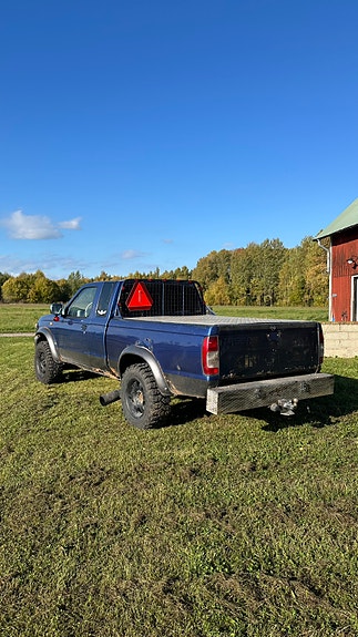 Nissan NP300 3 of 6