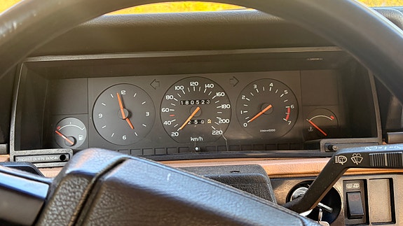 Volvo 740 9 of 13
