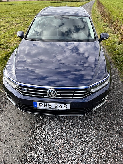 Volkswagen Passat 2 of 11