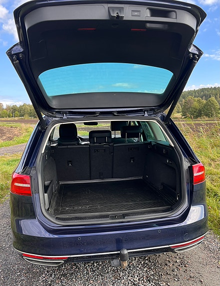 Volkswagen Passat 9 of 11