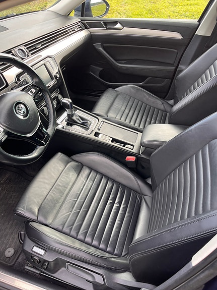 Volkswagen Passat 4 of 11