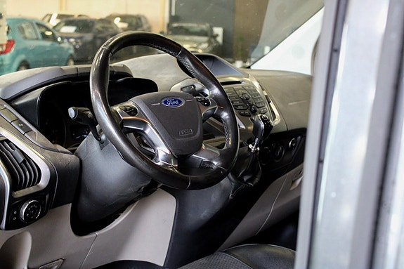 Ford Transit Custom 8 of 16