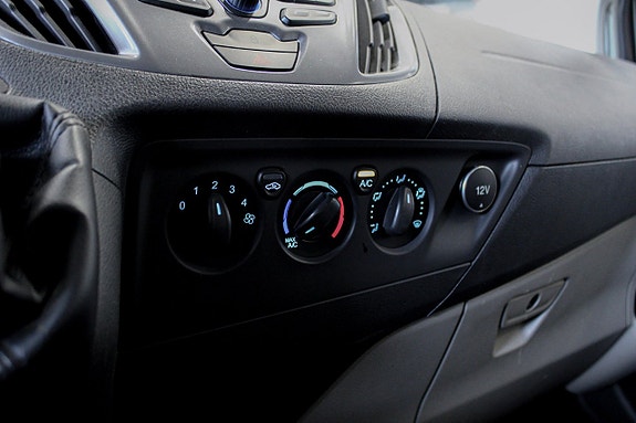 Ford Transit Custom 15 of 16