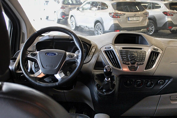 Ford Transit Custom 12 of 16