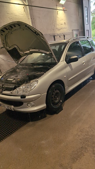 Peugeot 206 SW 2 of 2
