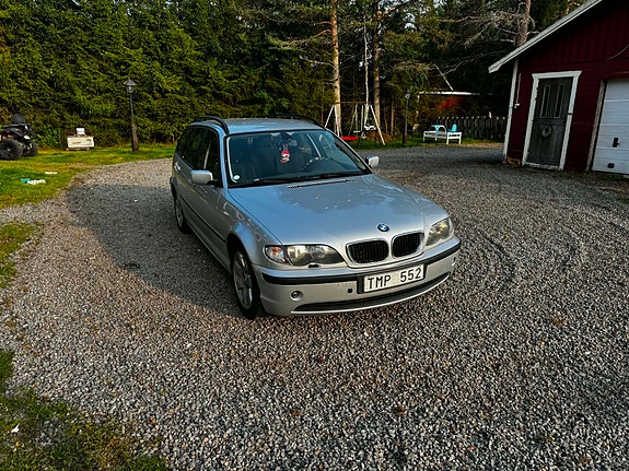 BMW 318i 2 of 5
