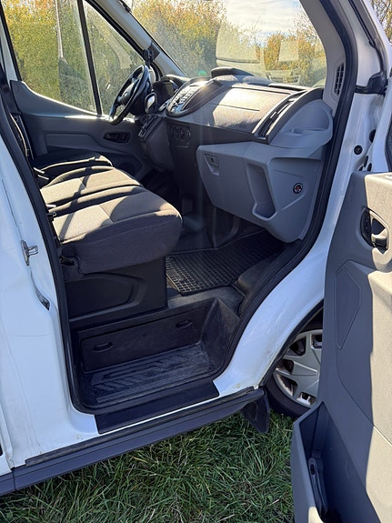 Ford Transit 350 7 of 15