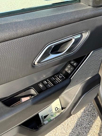 Land Rover Range Rover Velar 26 of 30