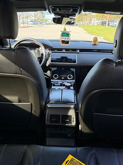 Land Rover Range Rover Velar 11 of 30