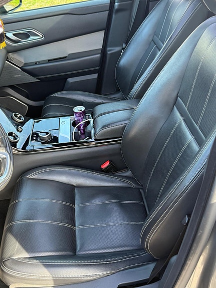 Land Rover Range Rover Velar 18 of 30