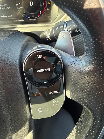 Land Rover Range Rover Velar 13 of 30