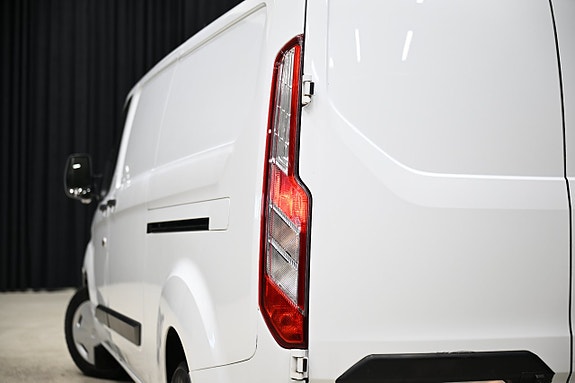 Ford Transit Custom 13 of 30