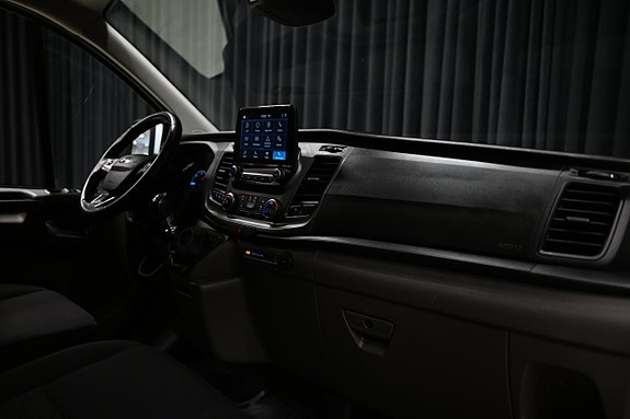 Ford Transit Custom 28 of 30