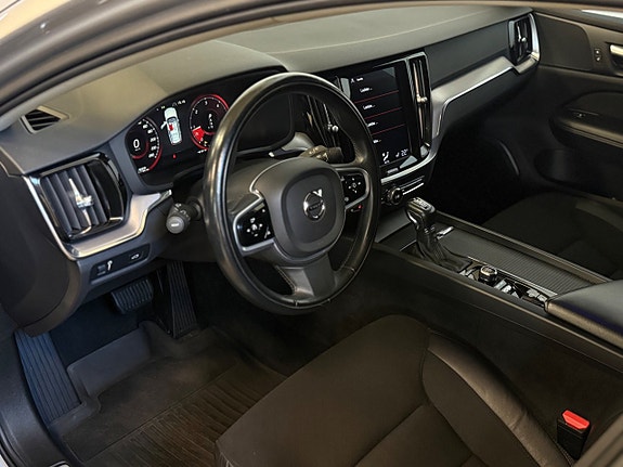 Volvo V60 8 of 23