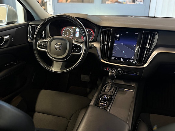 Volvo V60 11 of 23