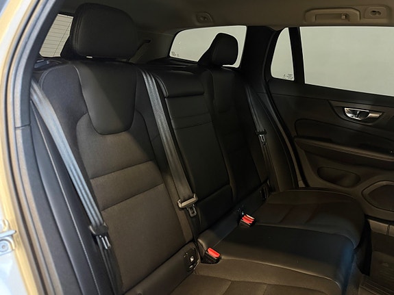 Volvo V60 13 of 23