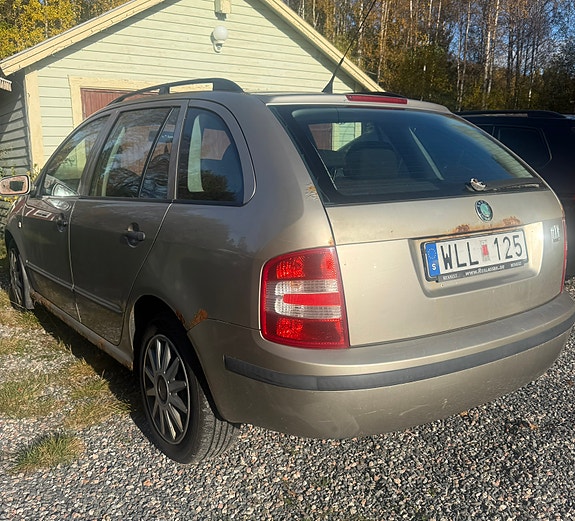 Skoda Fabia 3 of 6