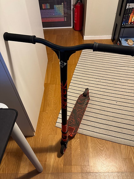 Product image 1 of 3