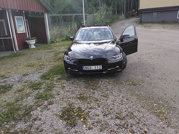 BMW 320d 2 of 6