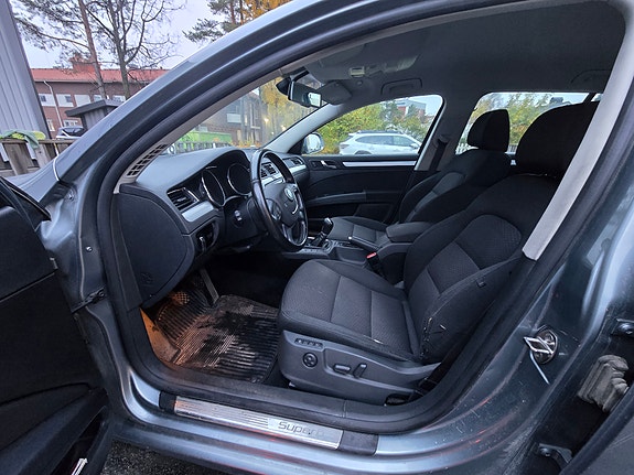Skoda Superb 3 of 6