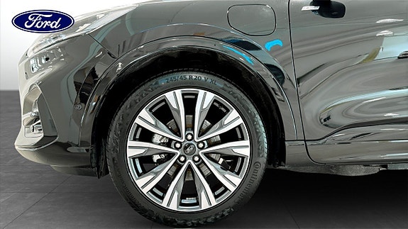 Ford Kuga 9 of 12