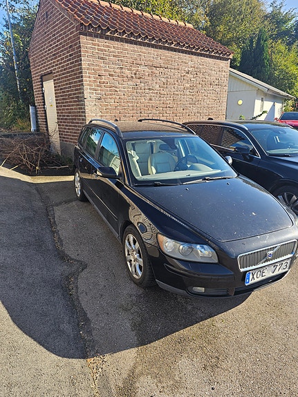 Volvo V50 2 of 7