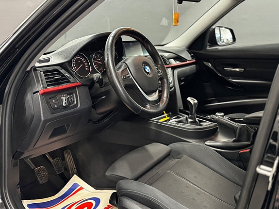 BMW 320d 12 of 23