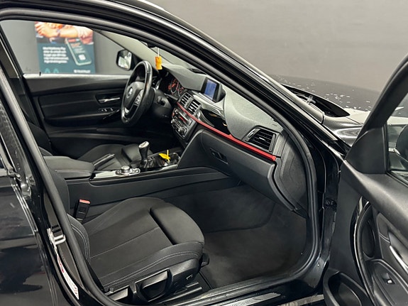 BMW 320d 14 of 23