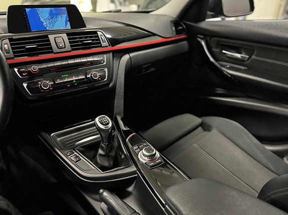 BMW 320d 18 of 23