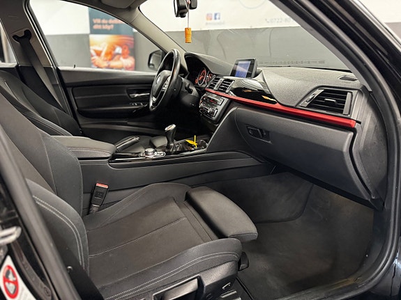 BMW 320d 15 of 23