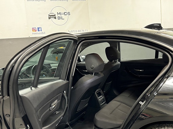 BMW 320d 13 of 23