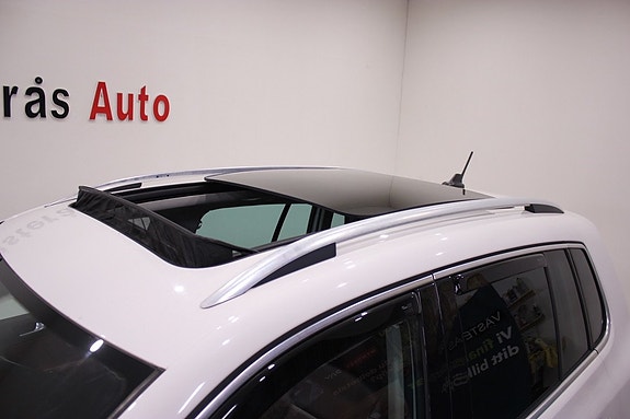 Volkswagen Tiguan 10 of 29