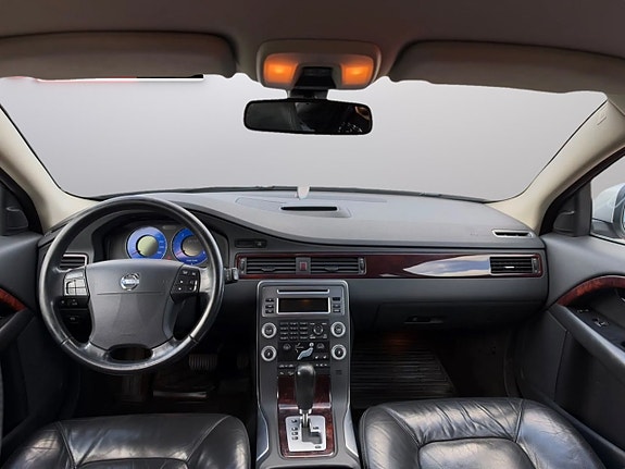 Volvo XC70 9 of 15