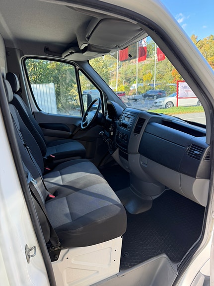 Volkswagen Crafter 4 of 8