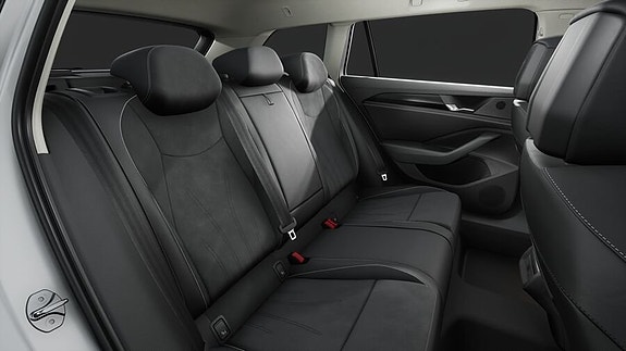 Volkswagen Passat 10 of 11