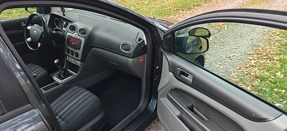 Ford Focus 8 of 16