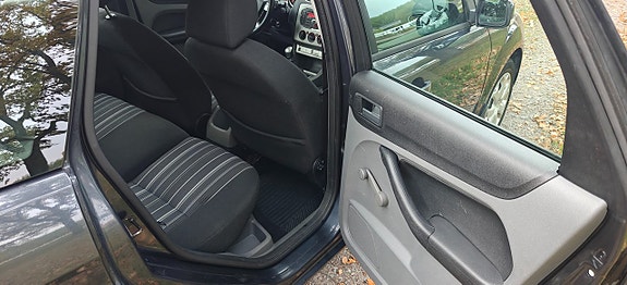 Ford Focus 9 of 16