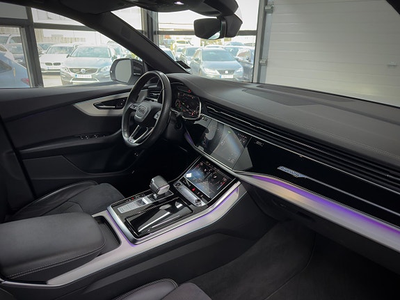 Audi Q8 20 of 23