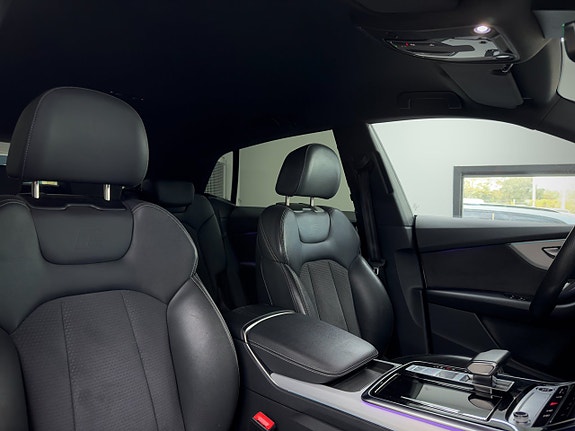 Audi Q8 9 of 23