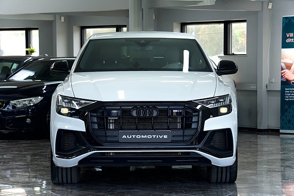 Audi Q8 2 of 23