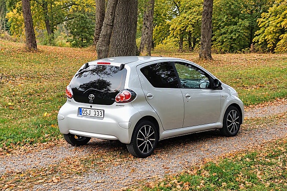Toyota Aygo 4 of 18