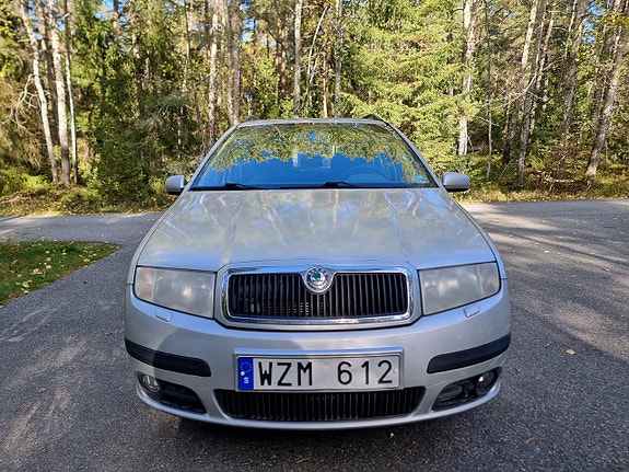 Skoda Fabia 2 of 11