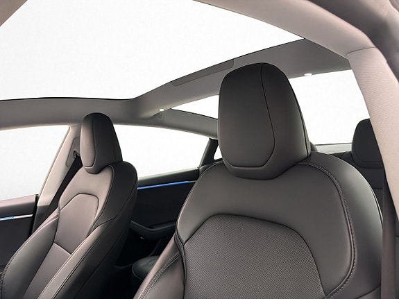 Tesla Model 3 11 of 30