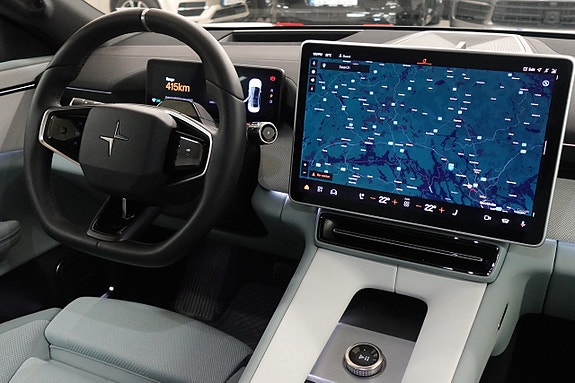 Polestar 4 8 of 24
